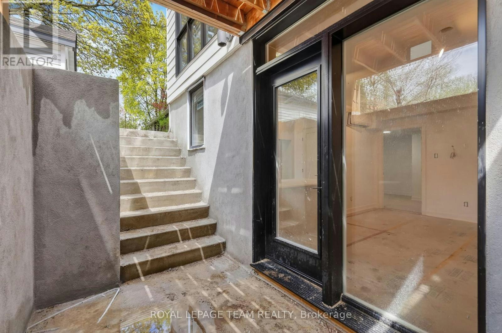 B-608 Tweedsmuir Avenue, Ottawa, ON, K1Z 5P3 - 3