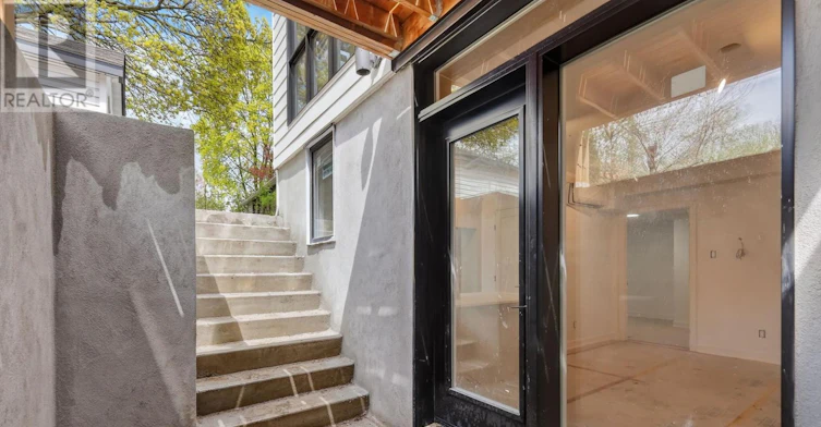 B-608 Tweedsmuir Avenue, Ottawa, ON, K1Z 5P3 - 3