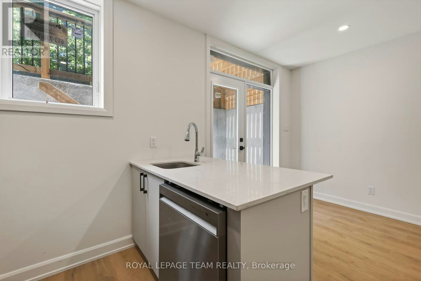 B-608 Tweedsmuir Avenue, Ottawa, ON, K1Z 5P3 - 8