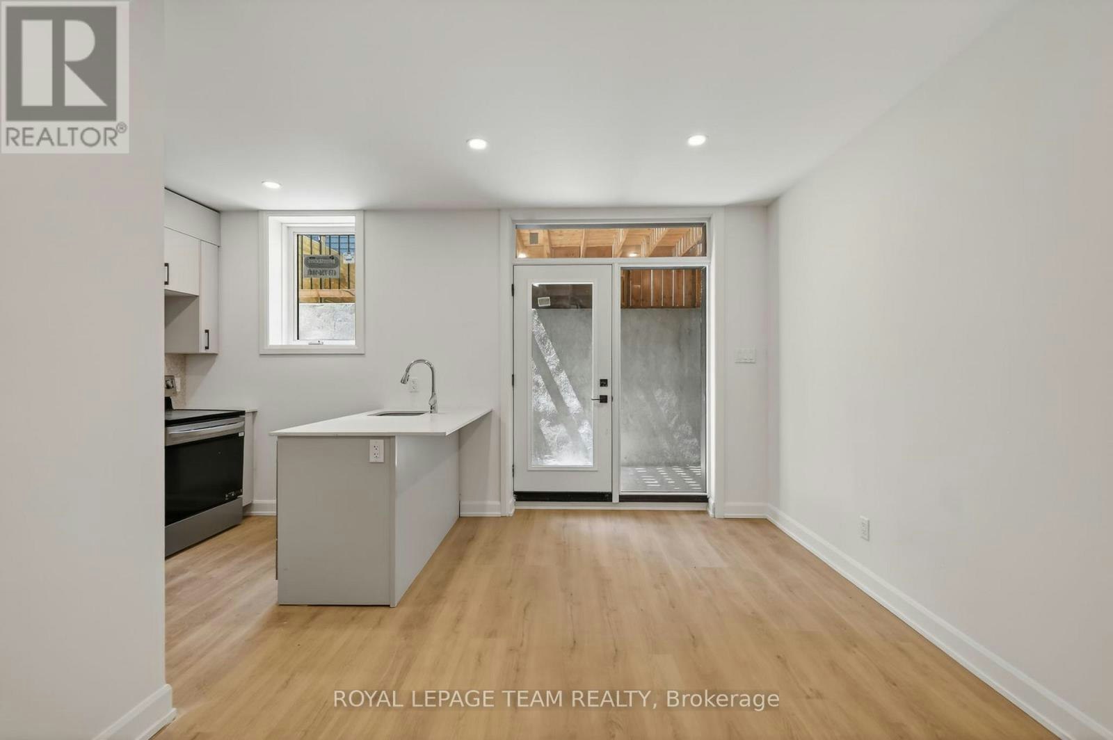 B-608 Tweedsmuir Avenue, Ottawa, ON, K1Z 5P3 - 4