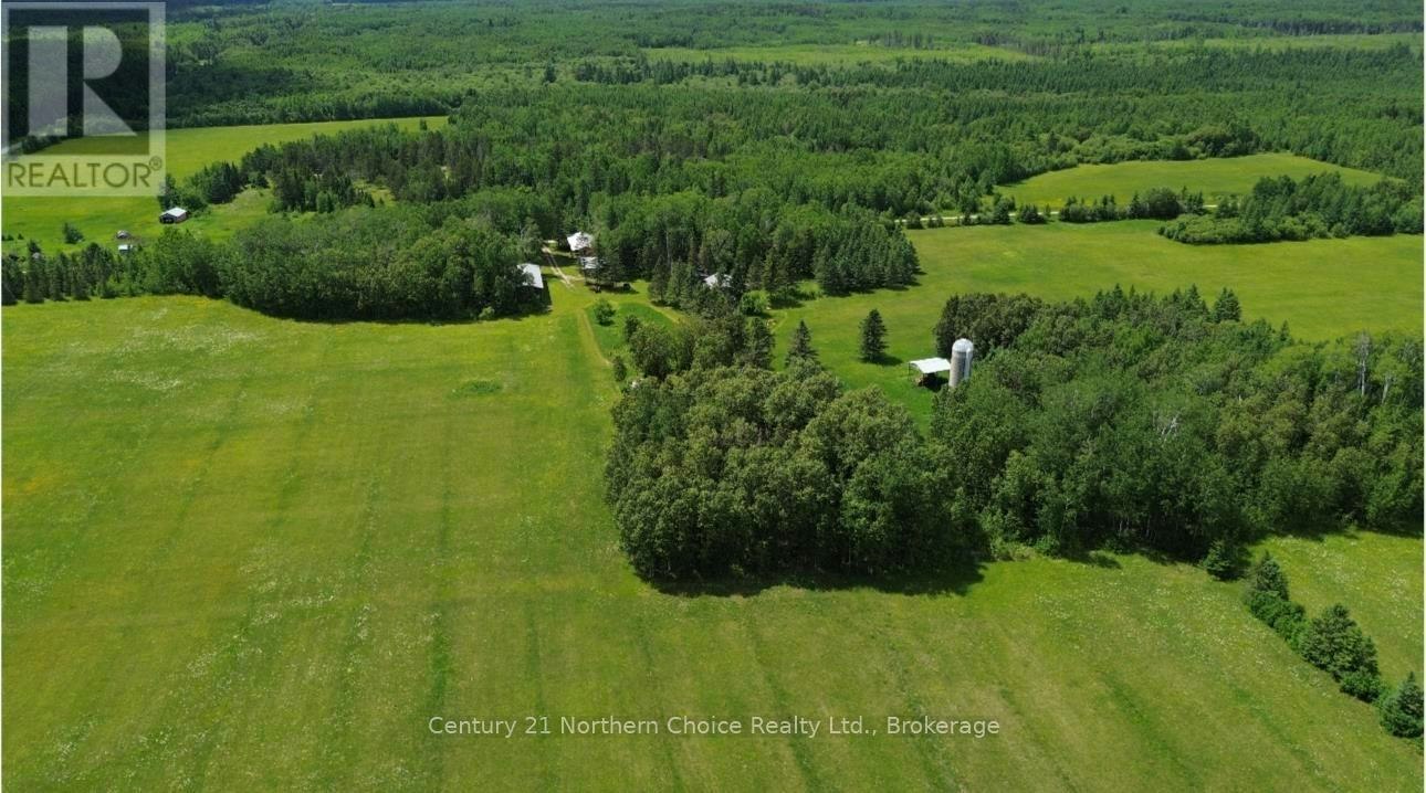 40 Birch Road, Lake of the Woods, ON, P0W 1M0