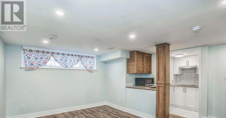 3614 Holden (Unit 1 Crescent, Mississauga, ON, L5A 2V8 - 4