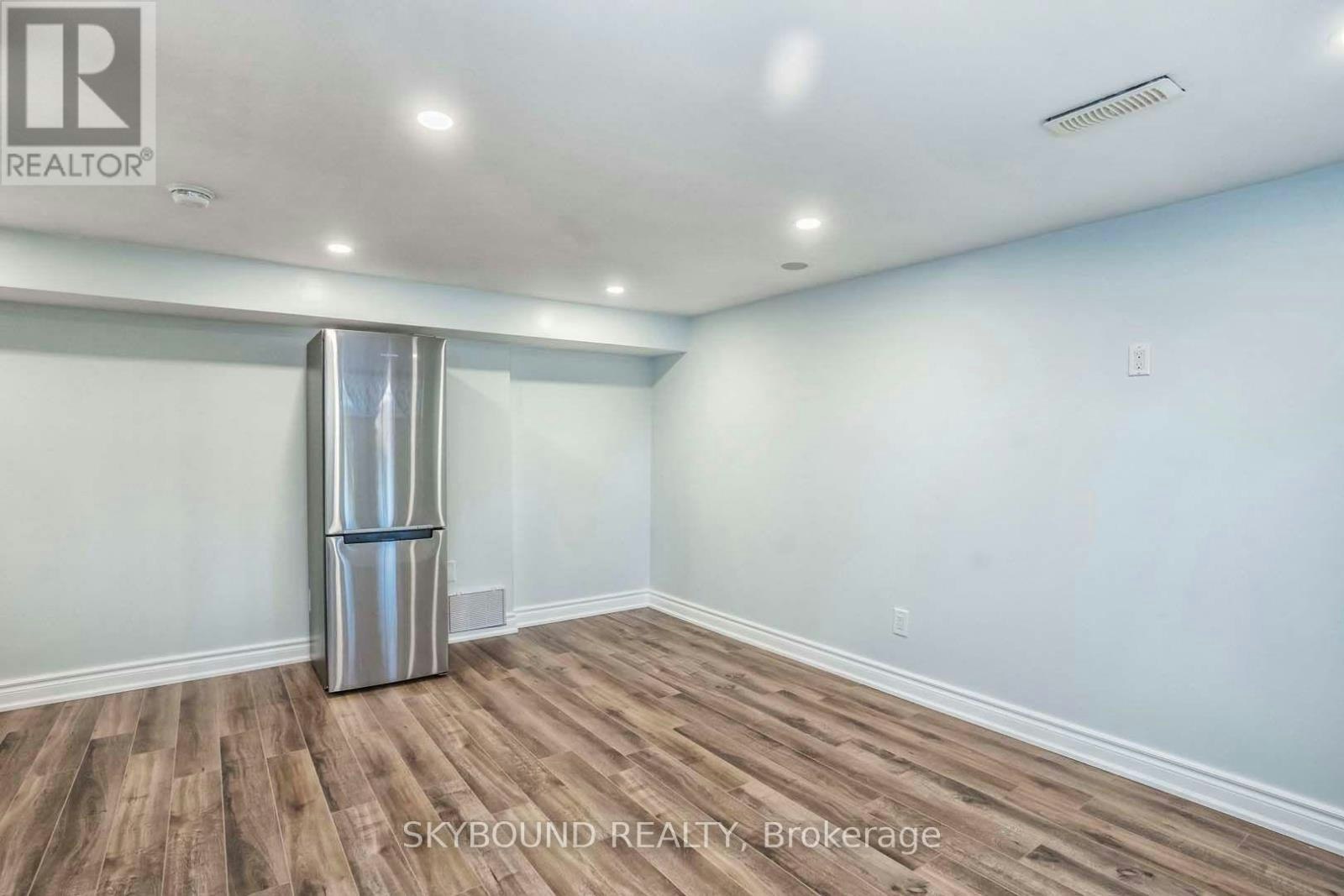 3614 Holden (Unit 1 Crescent, Mississauga, ON, L5A 2V8 - 8