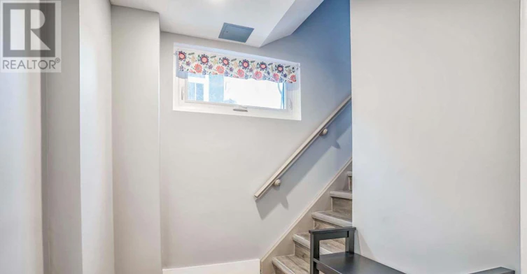 3614 Holden (Unit 1 Crescent, Mississauga, ON, L5A 2V8 - 3