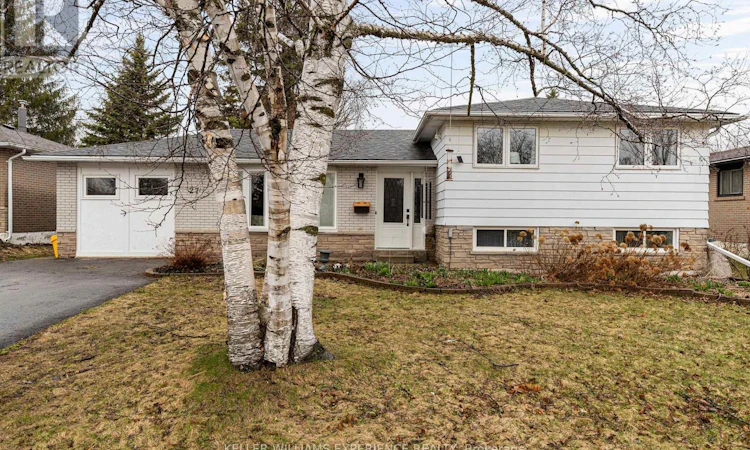 27 Rustic Crescent