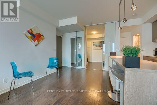 6606-100 Harbour Street, Toronto, ON, M5J 2T5 - 7