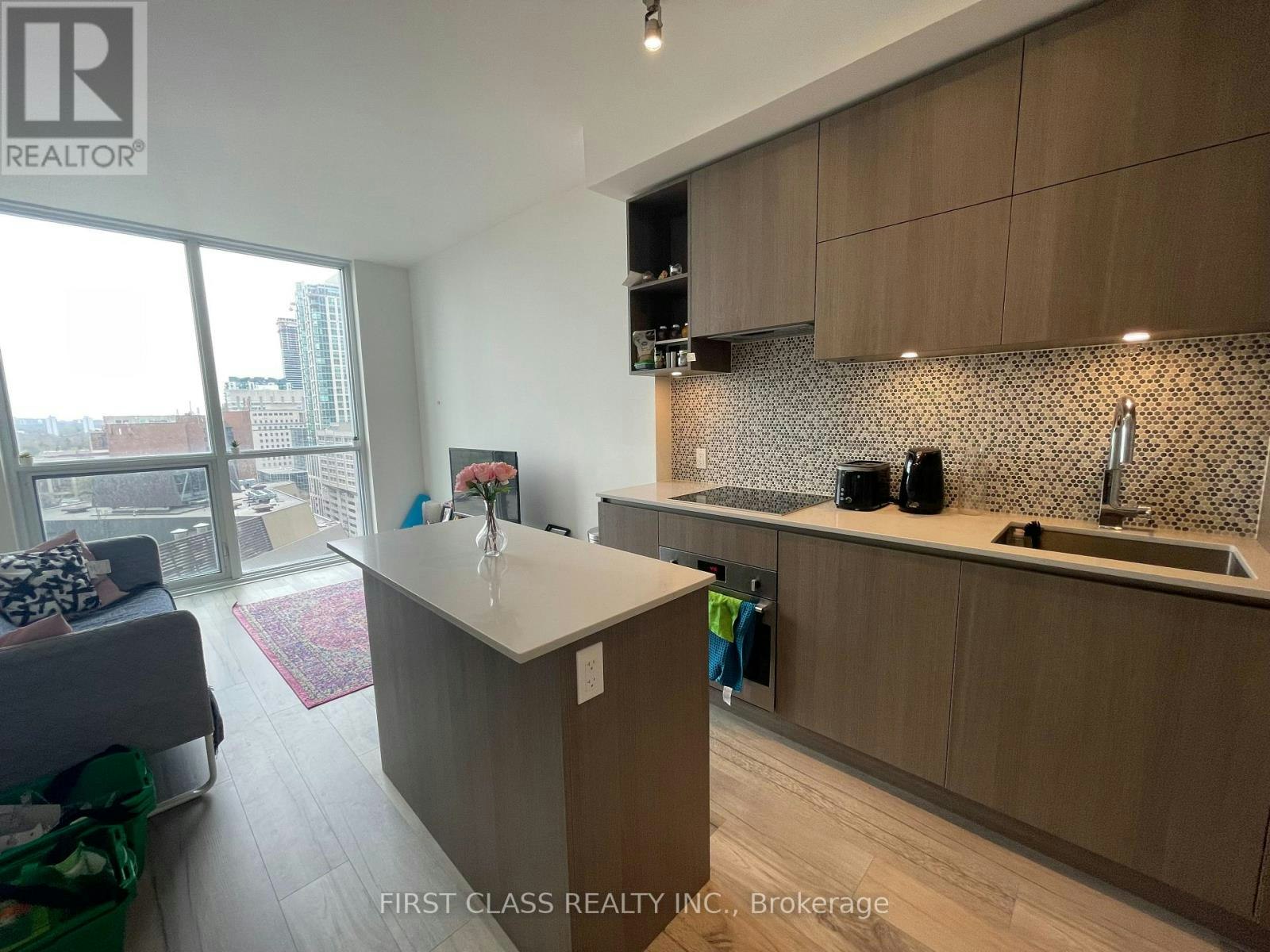 1410-1 Yorkville Avenue, Toronto, ON, M4W 1L1 - 3