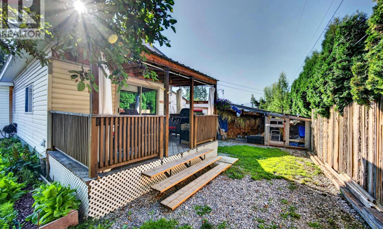 5-1422 Golden View Road