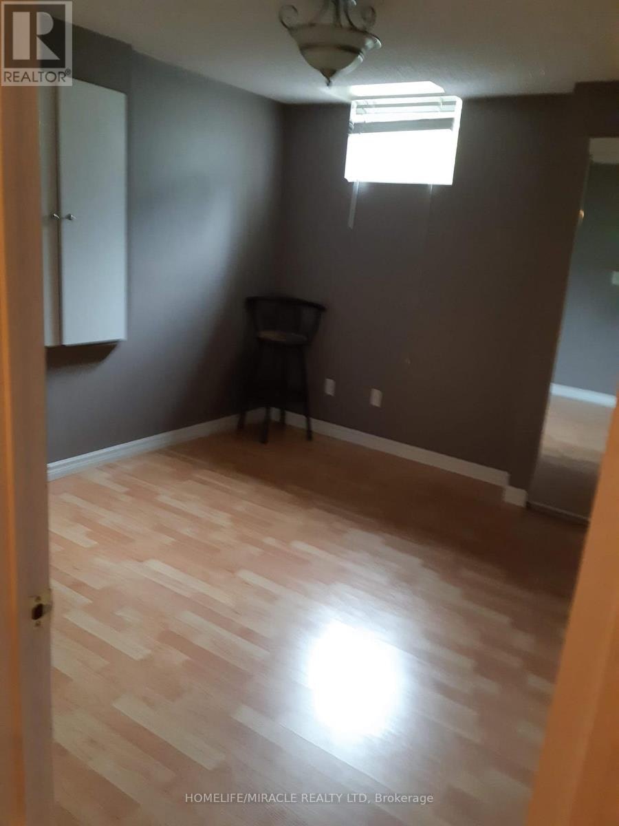 21 Mario Street, Brampton, ON, L6P 1N1 - 6