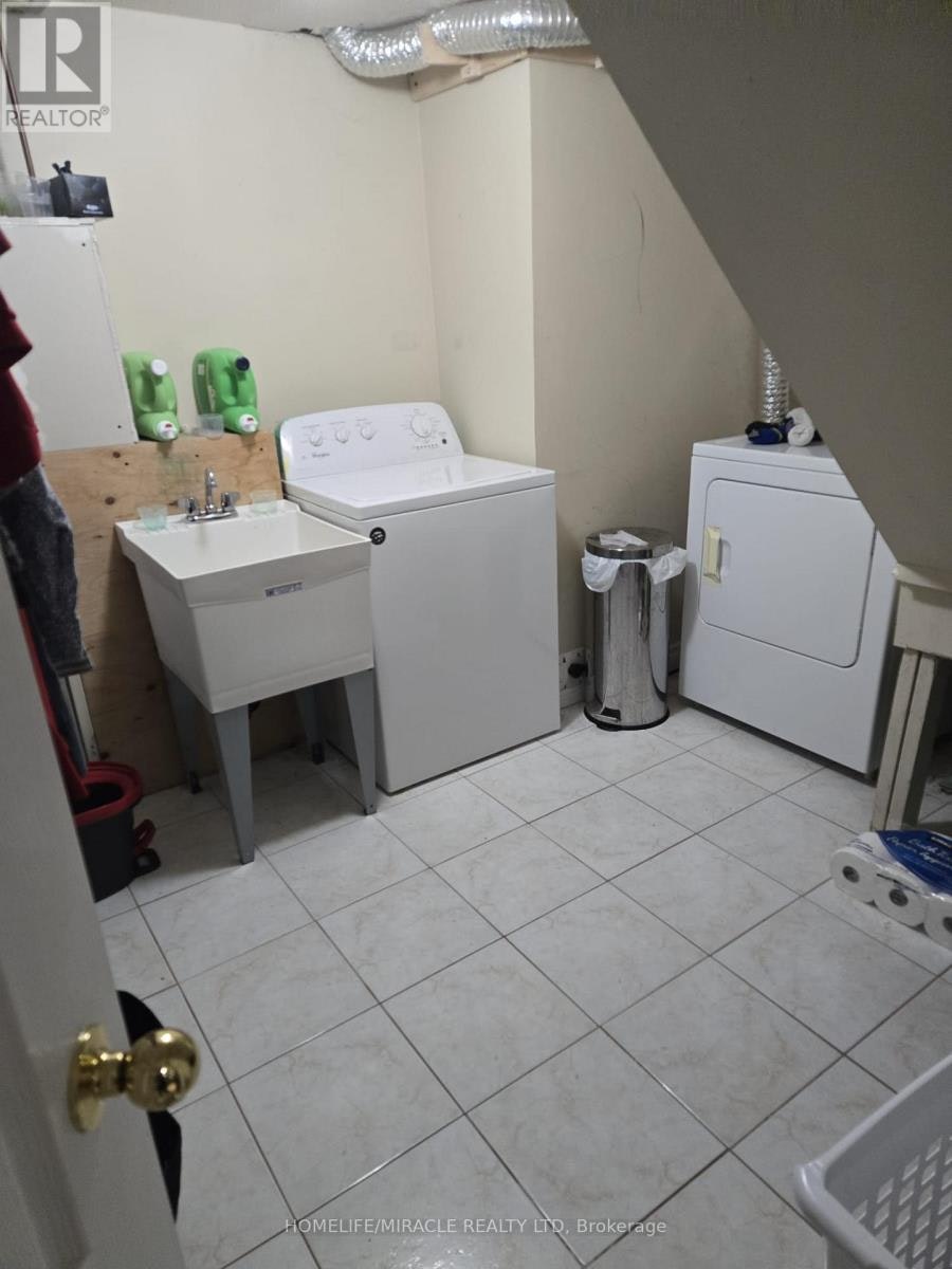 21 Mario Street, Brampton, ON, L6P 1N1 - 9