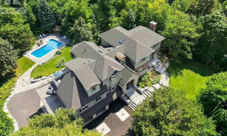 1296 Dundas Street