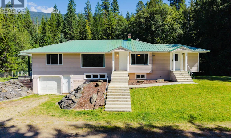 852 Riondel Road