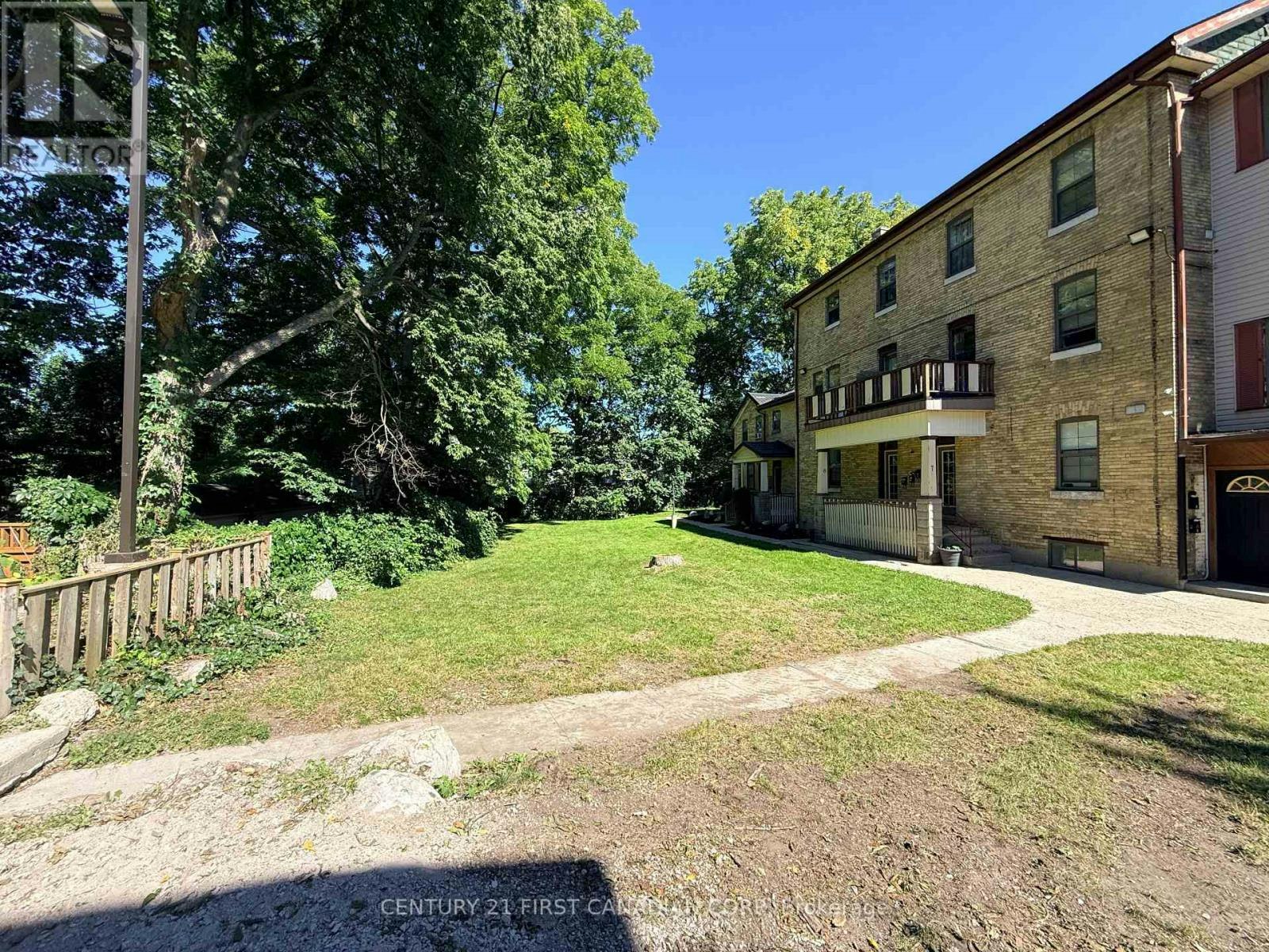 4-1 Waverley Place, London, ON, N6B 2C3