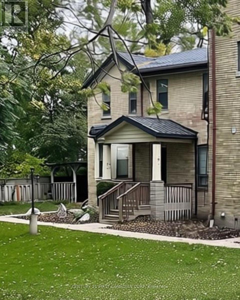4-1 Waverley Place, London, ON, N6B 2C3
