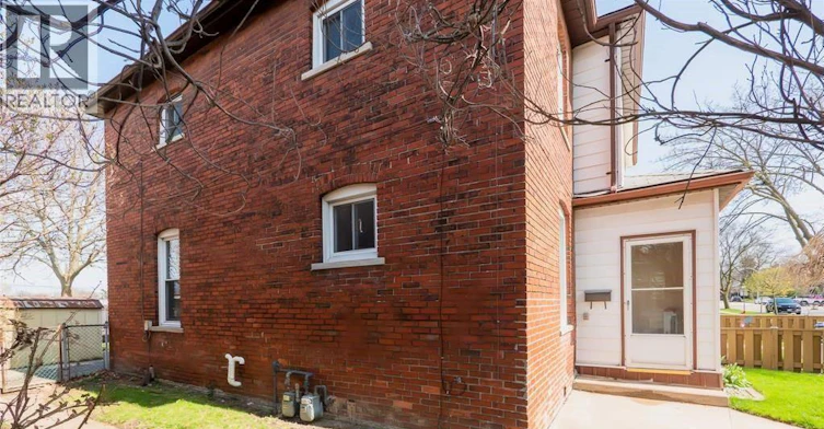 MAIN-1064 Monmouth, Windsor, ON, N8Y 3L7 - 8