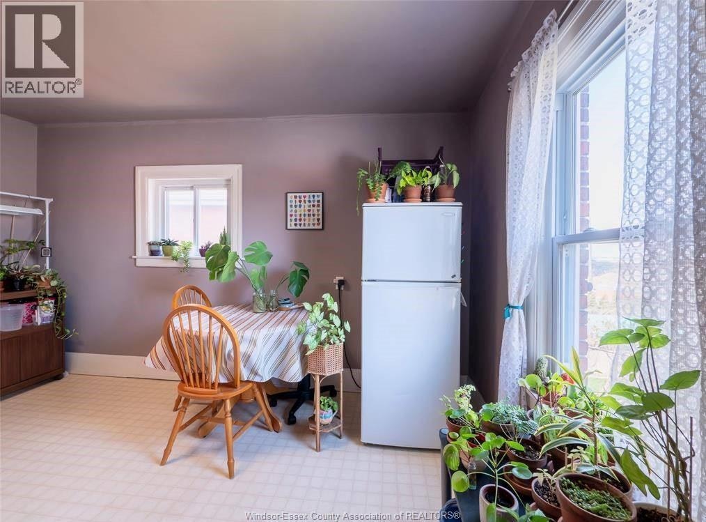 MAIN-1064 Monmouth, Windsor, ON, N8Y 3L7 - 4