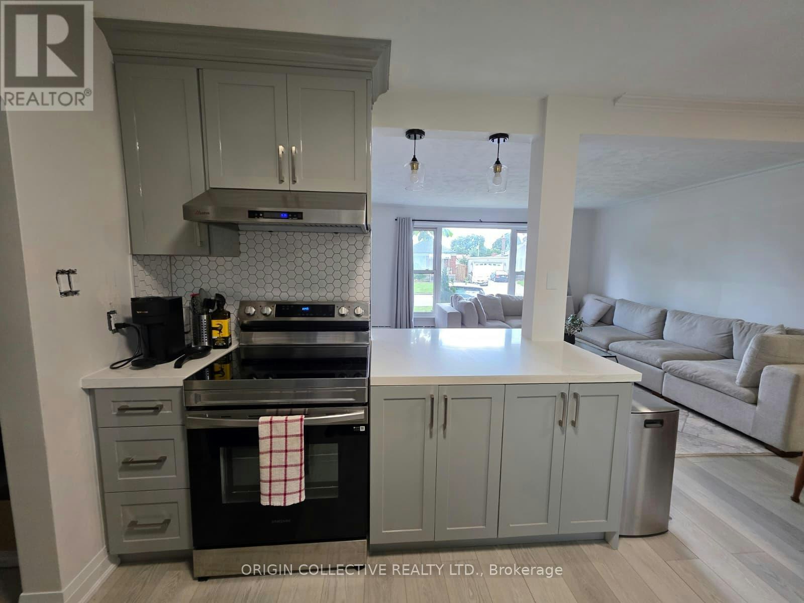 32 Marchington Circle S, Toronto, ON, M1R 3M4 - 7