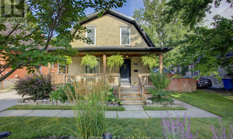 581 St Andrew Street W