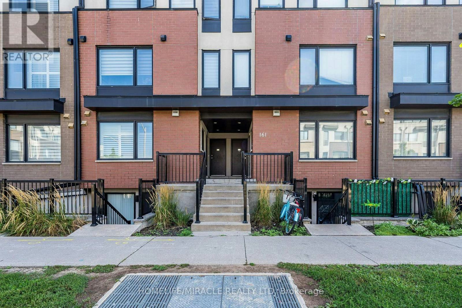 8-161 William Duncan Road, Toronto, ON, M3K 0B9