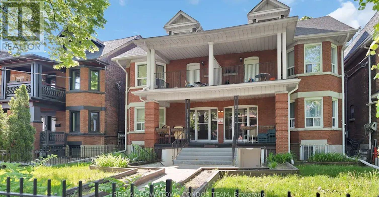 102-5 Thornburn Avenue, Toronto, ON, M6K 1C4 - 2