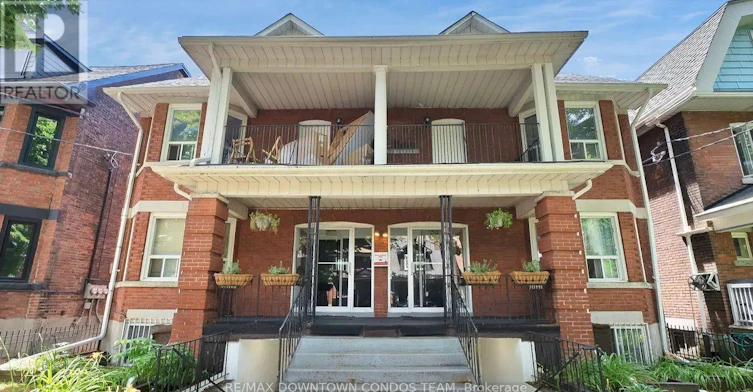 102-5 Thornburn Avenue, Toronto, ON, M6K 1C4
