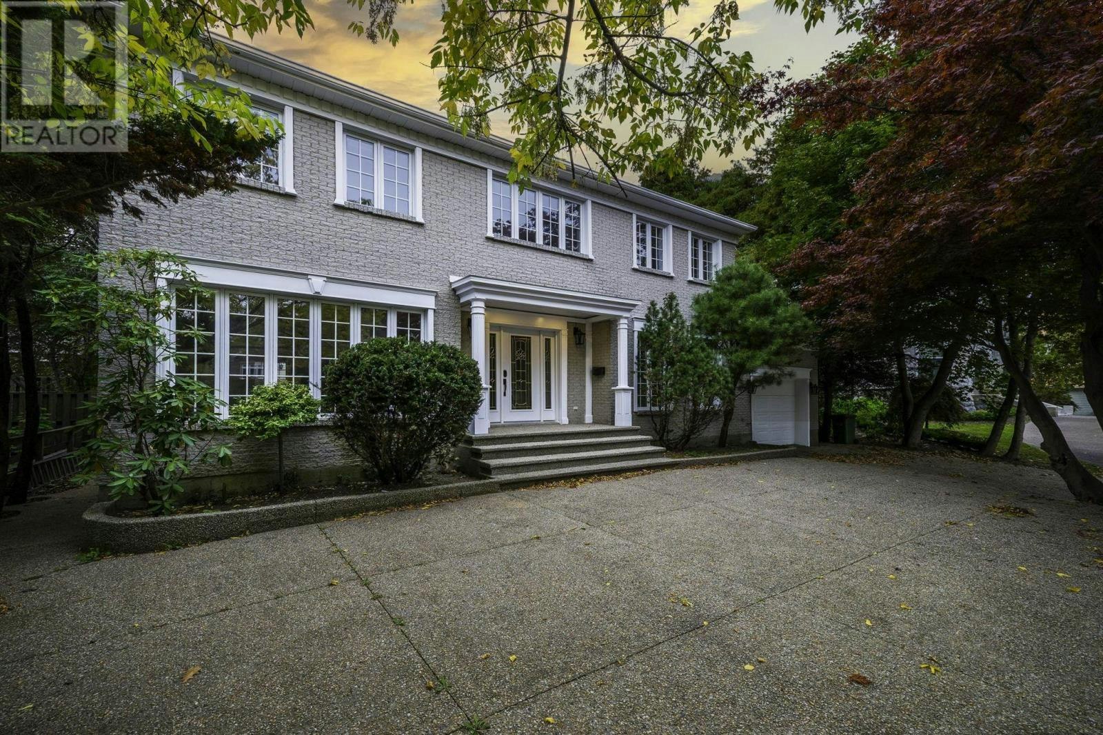 916 Young Avenue, Halifax, NS, B3H 2W1