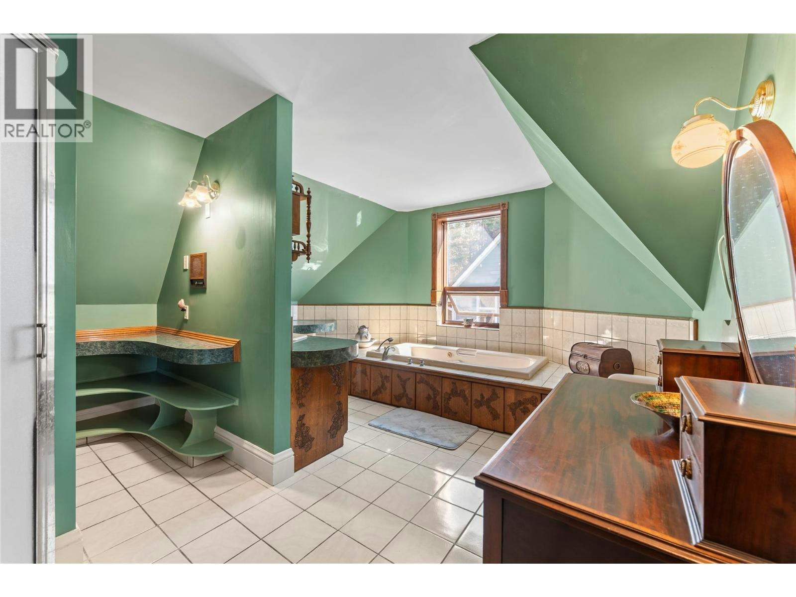 4345 June Springs Road, Kelowna, BC, V1W 4C8 - 41