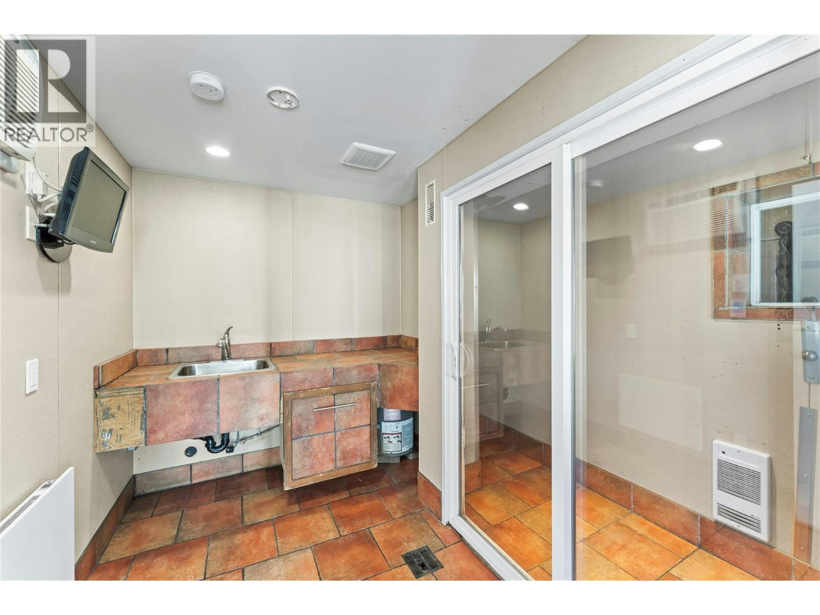 4345 June Springs Road, Kelowna, BC, V1W 4C8 - 81