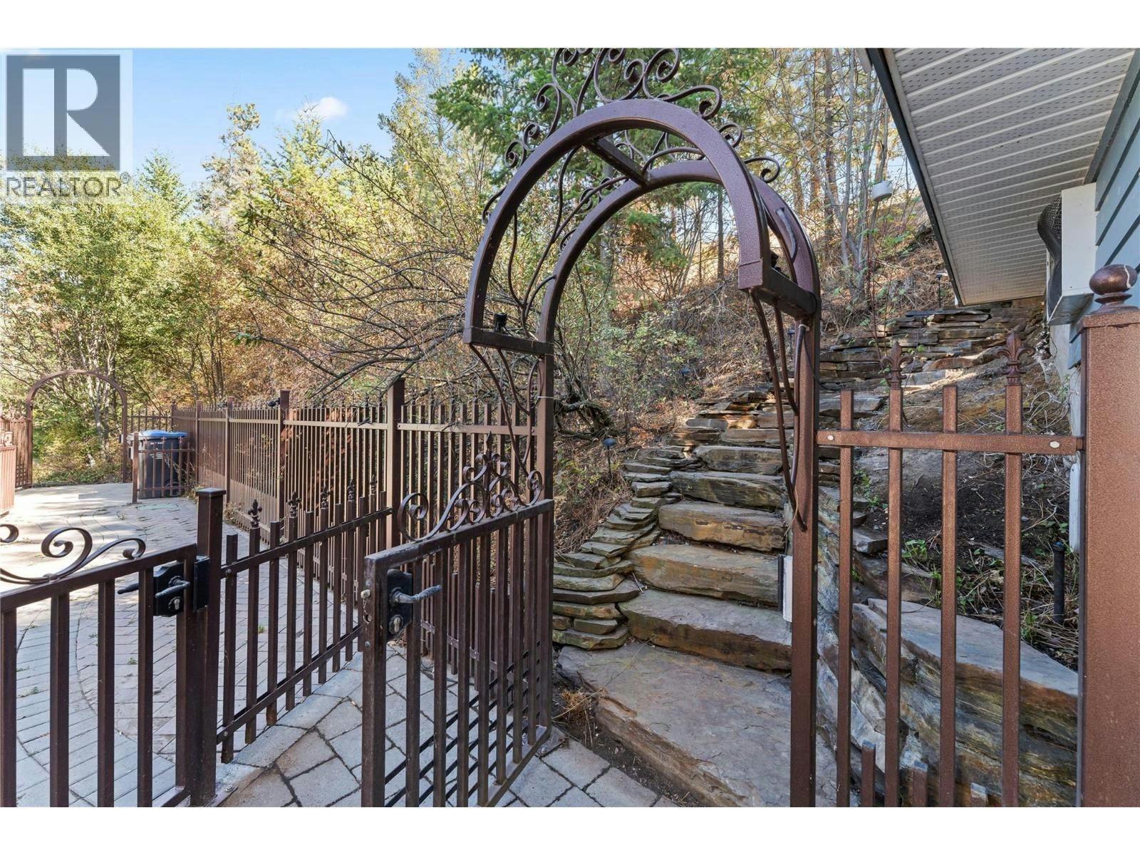 4345 June Springs Road, Kelowna, BC, V1W 4C8 - 84