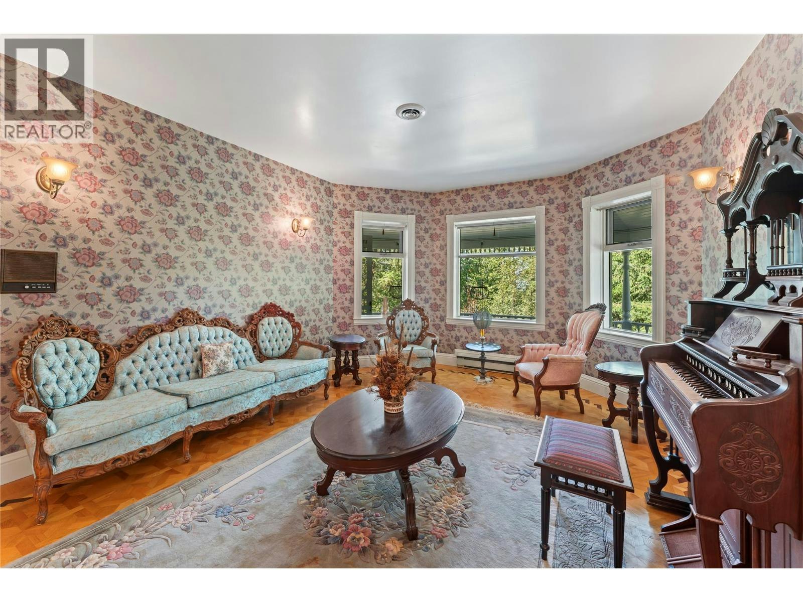 4345 June Springs Road, Kelowna, BC, V1W 4C8 - 9