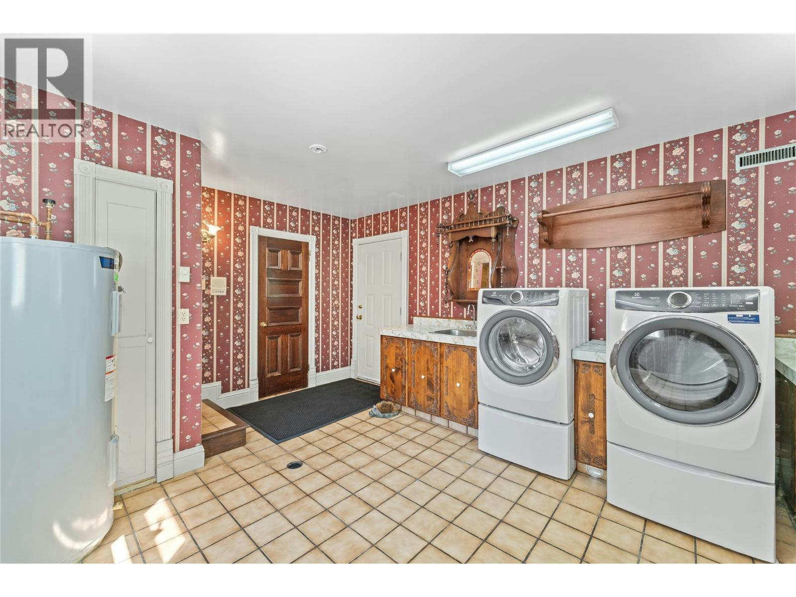 4345 June Springs Road, Kelowna, BC, V1W 4C8 - 27
