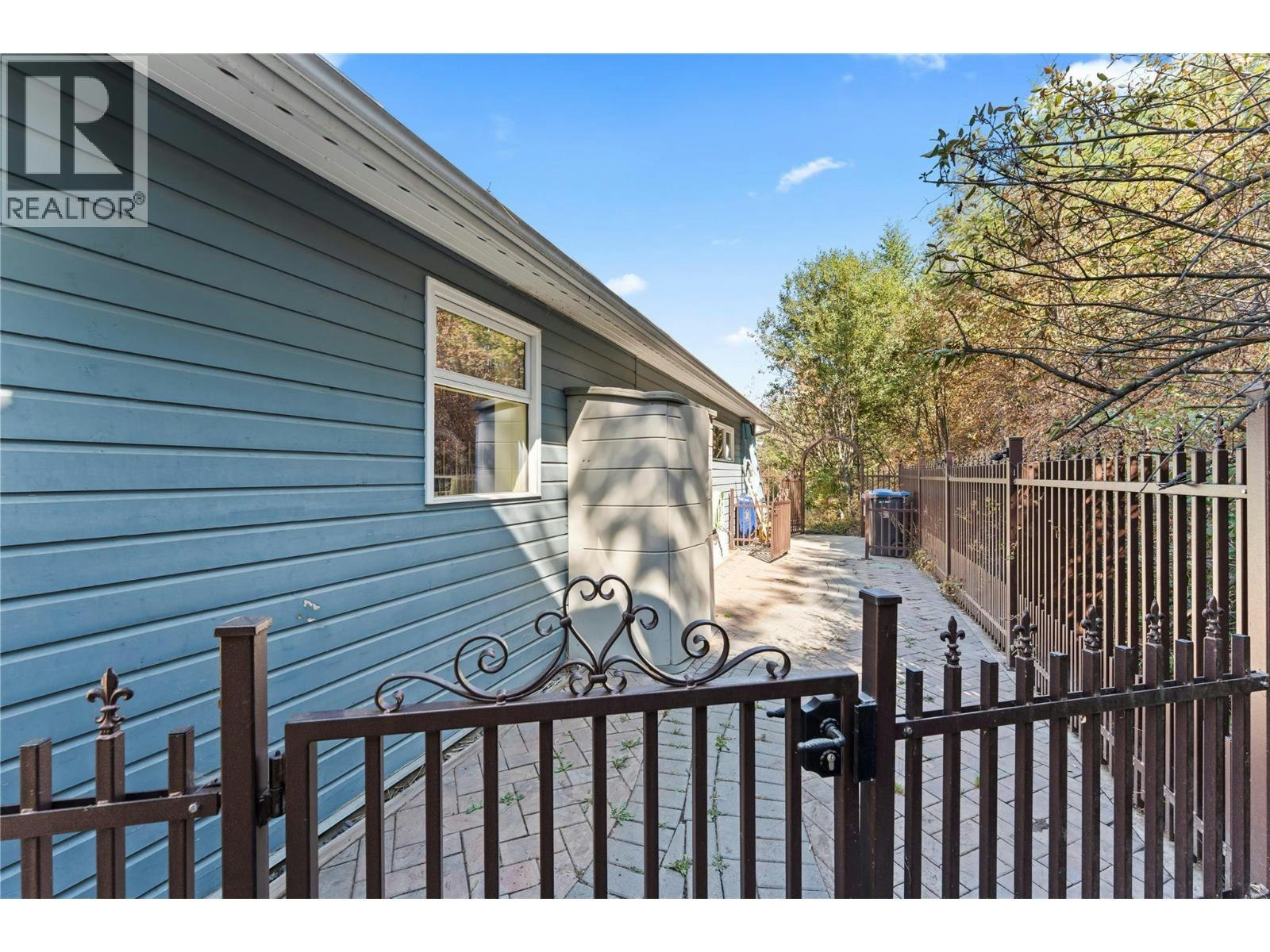 4345 June Springs Road, Kelowna, BC, V1W 4C8 - 80