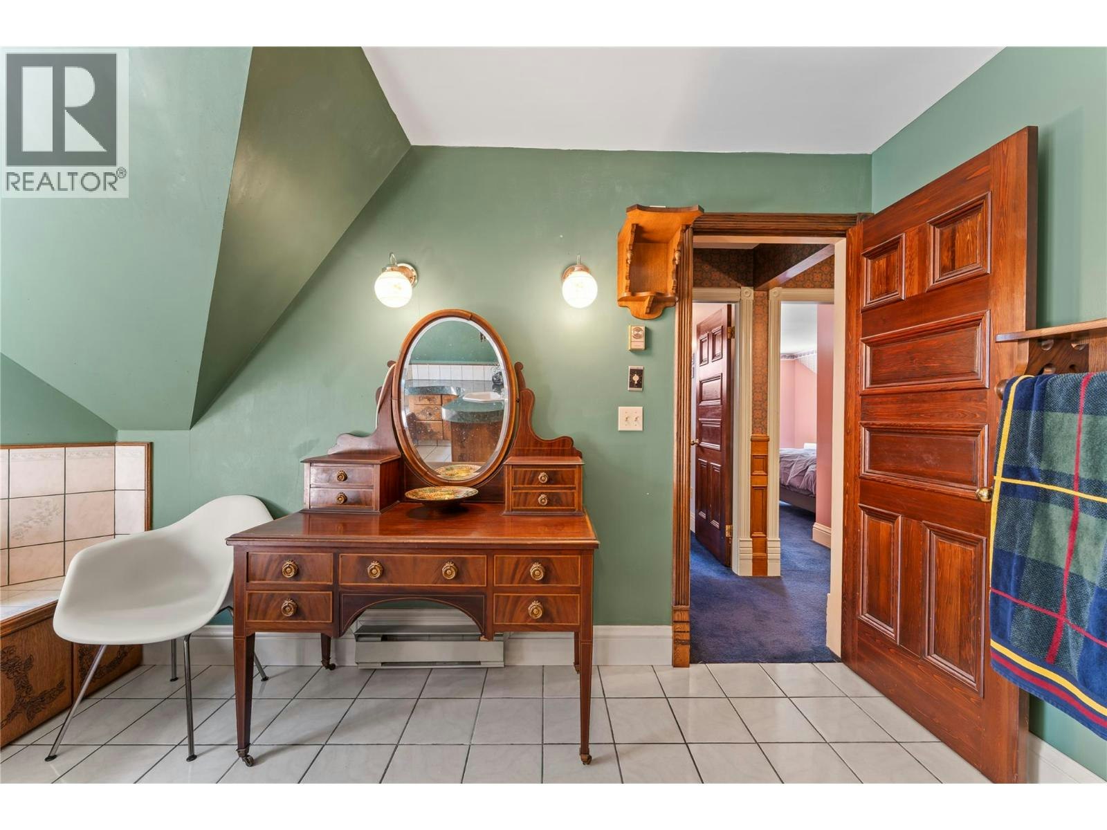 4345 June Springs Road, Kelowna, BC, V1W 4C8 - 45