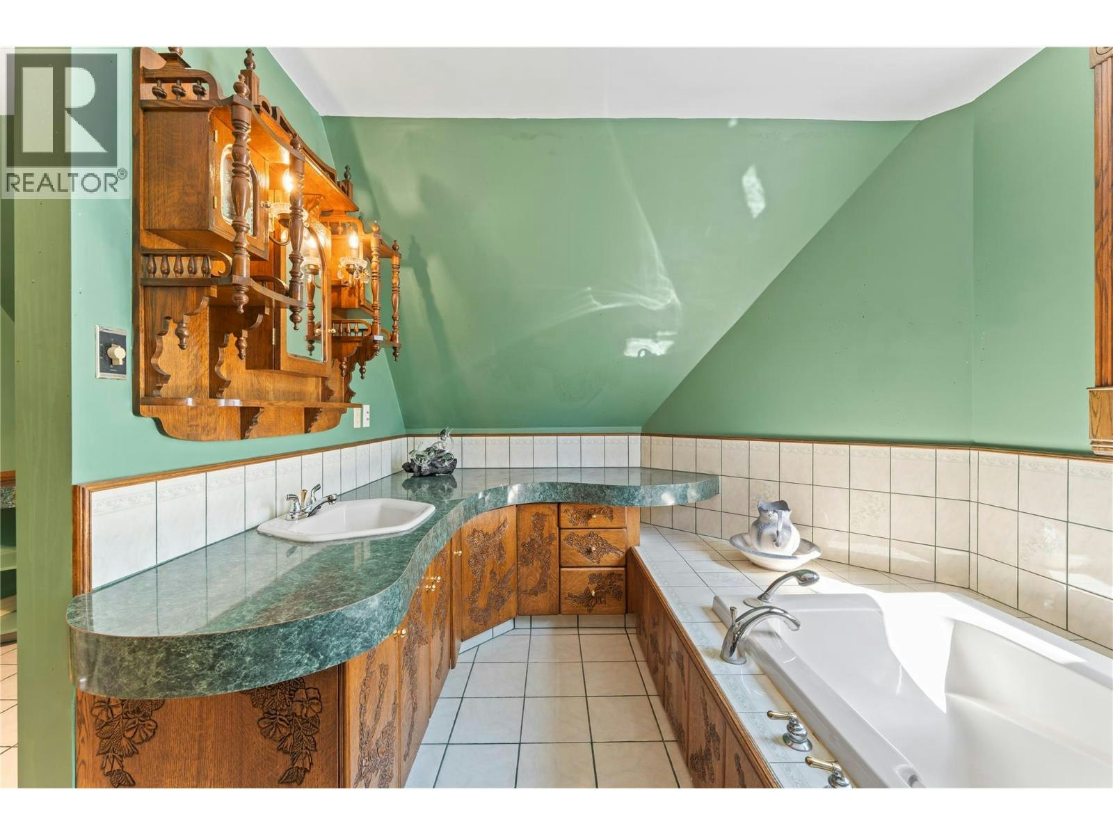 4345 June Springs Road, Kelowna, BC, V1W 4C8 - 44