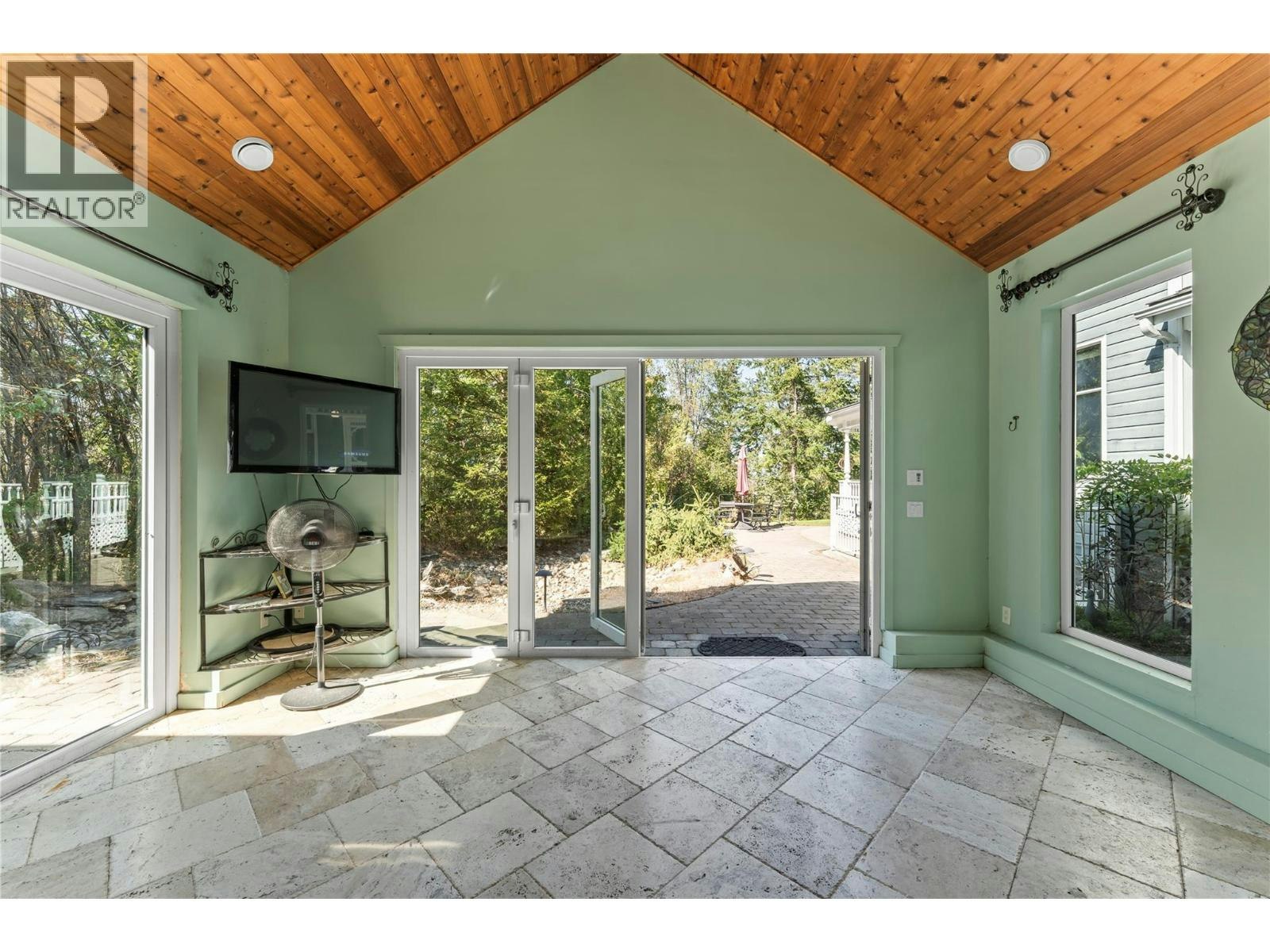 4345 June Springs Road, Kelowna, BC, V1W 4C8 - 71