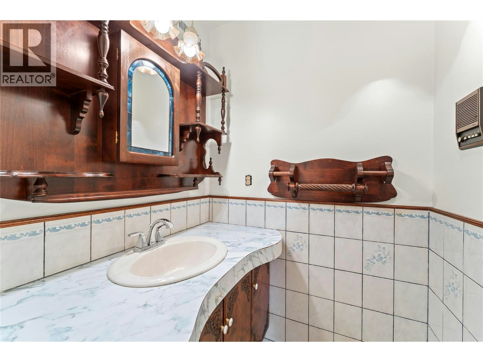 4345 June Springs Road, Kelowna, BC, V1W 4C8 - 37