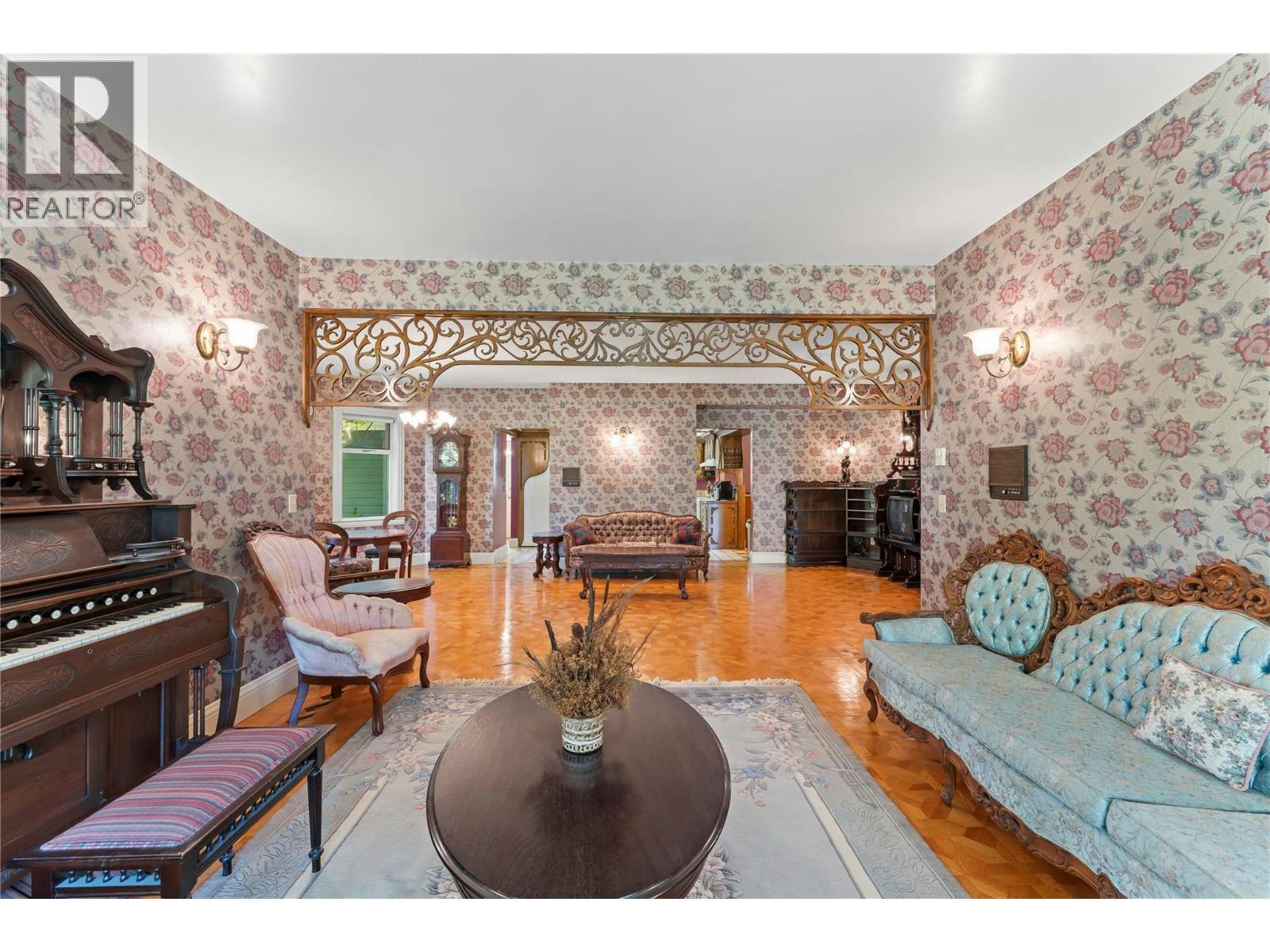 4345 June Springs Road, Kelowna, BC, V1W 4C8 - 10