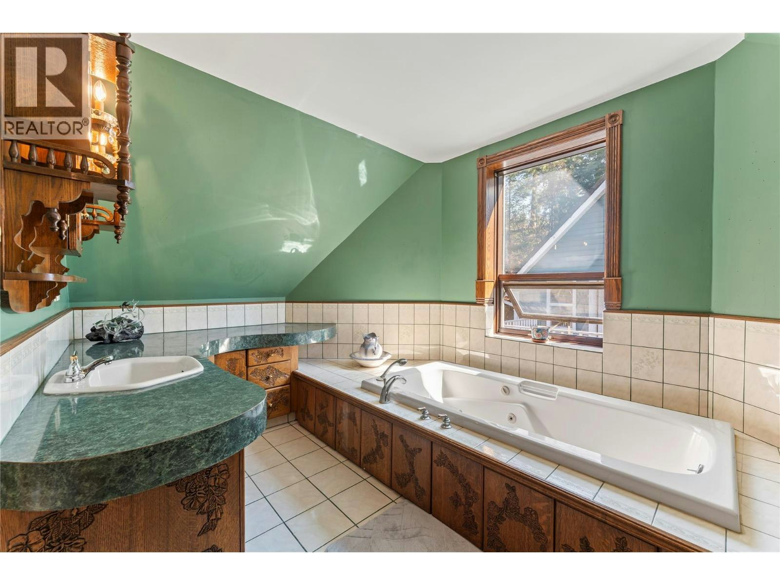 4345 June Springs Road, Kelowna, BC, V1W 4C8 - 42