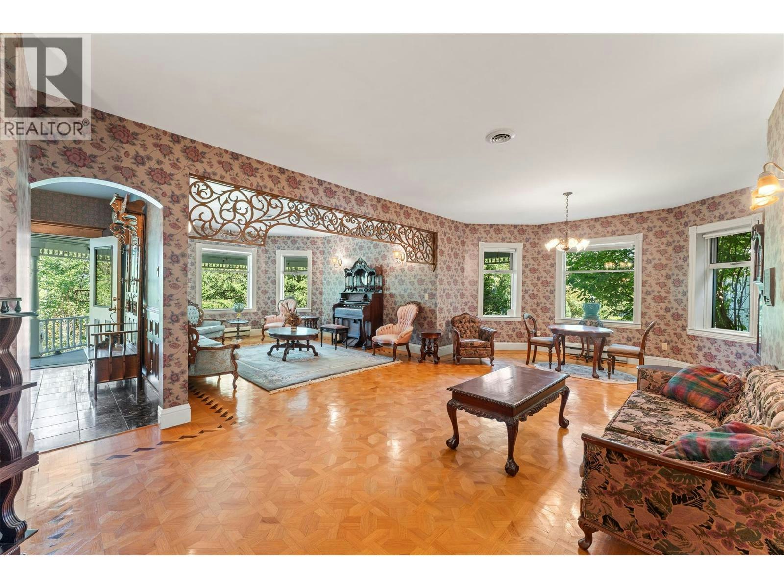 4345 June Springs Road, Kelowna, BC, V1W 4C8 - 11