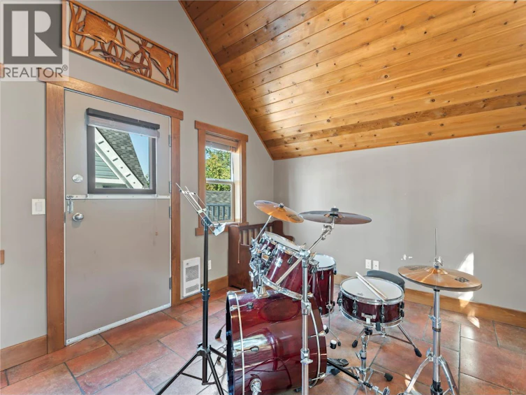 4345 June Springs Road, Kelowna, BC, V1W 4C8 - 82
