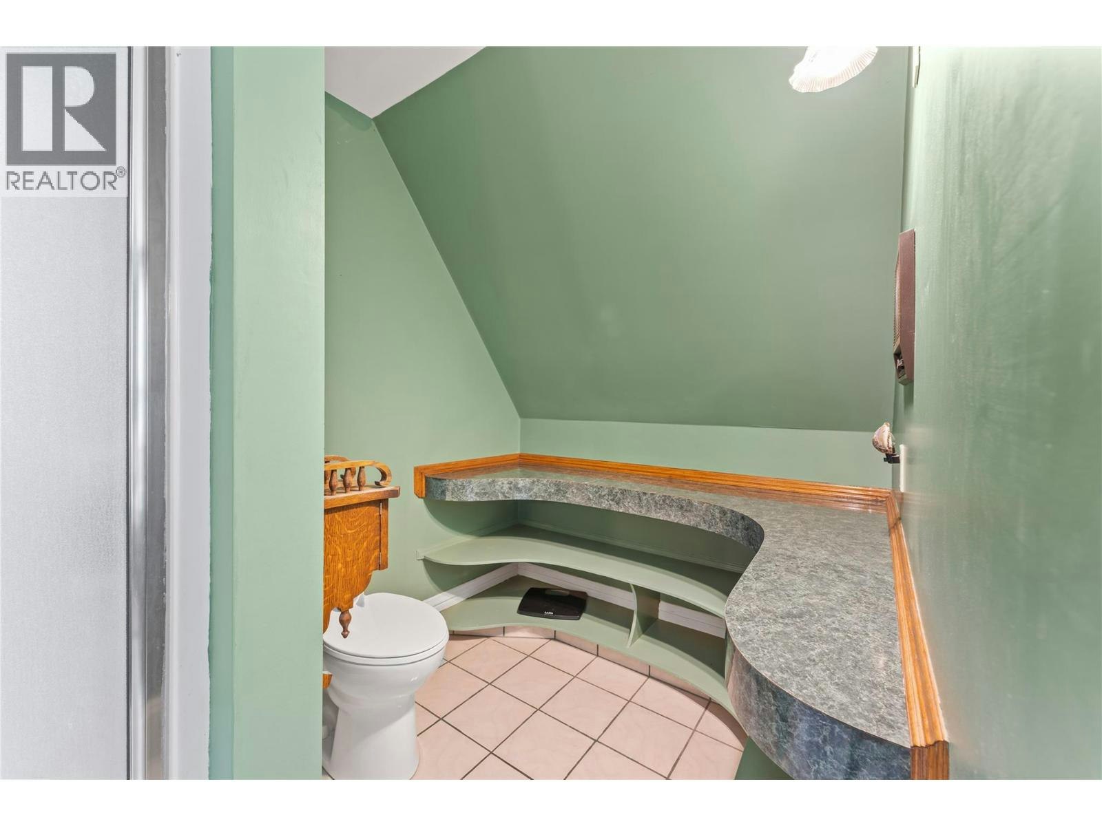 4345 June Springs Road, Kelowna, BC, V1W 4C8 - 43