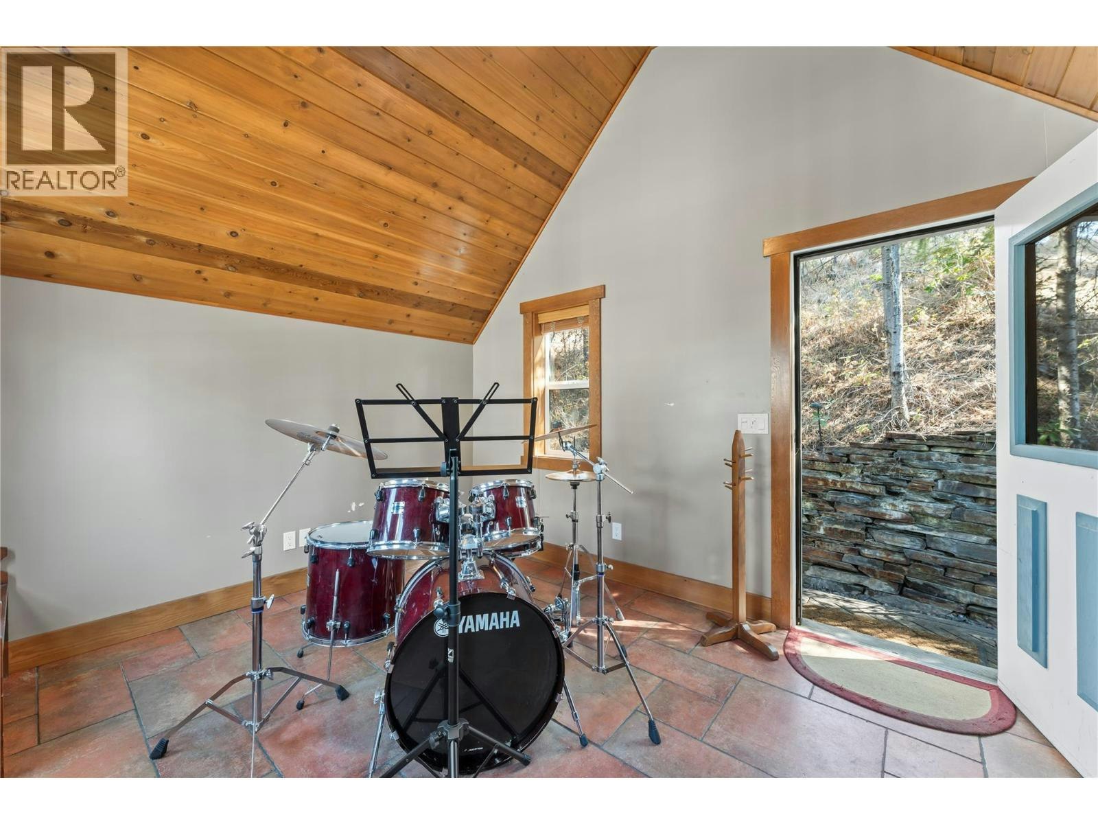 4345 June Springs Road, Kelowna, BC, V1W 4C8 - 83