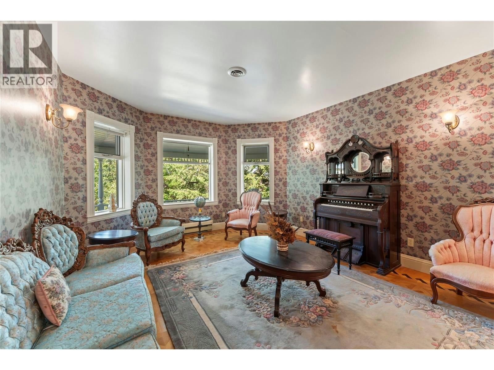 4345 June Springs Road, Kelowna, BC, V1W 4C8 - 8