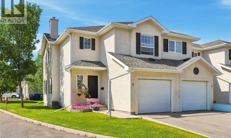 5-110 Banyan Crescent