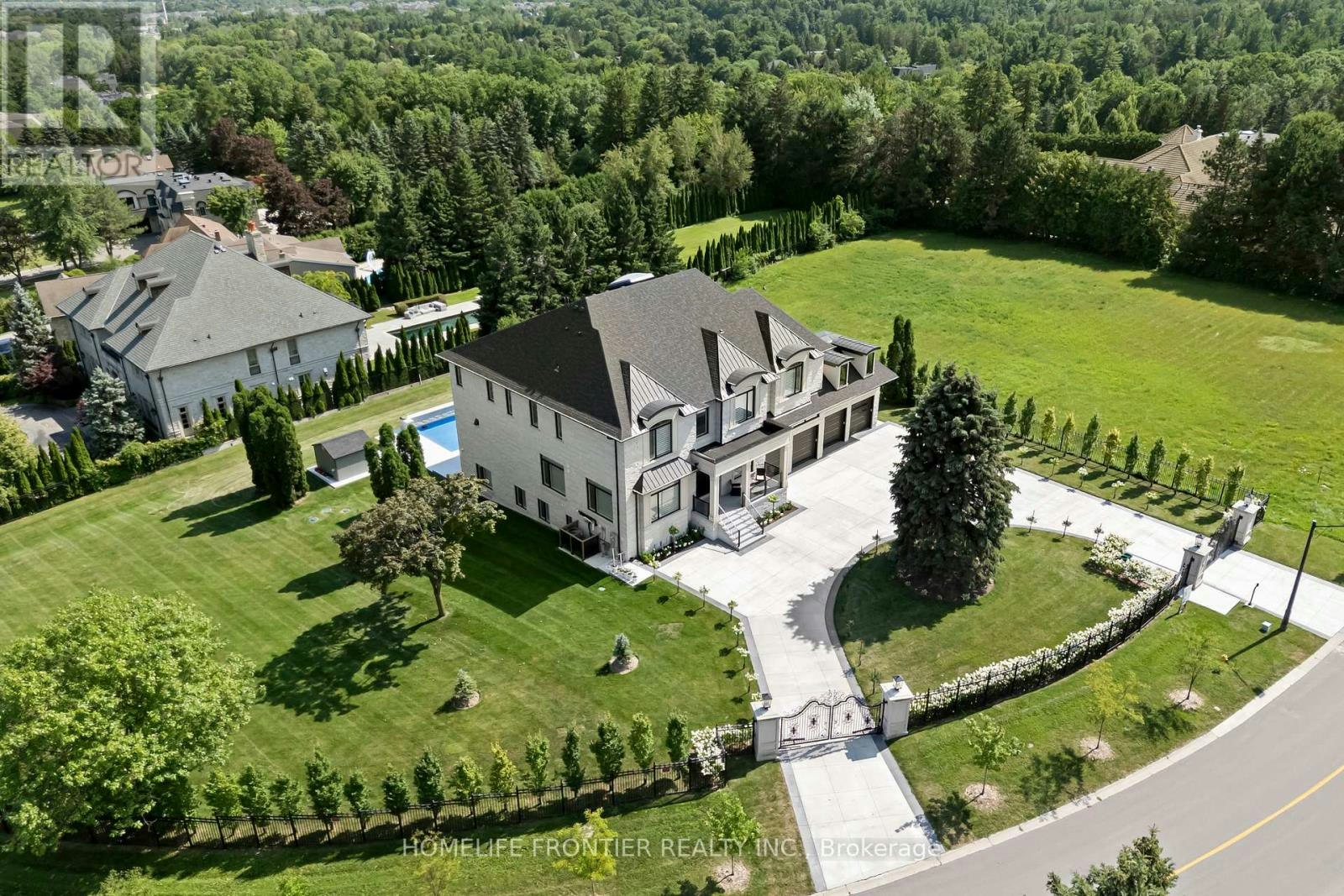 731 Woodland Acres Crescent, Vaughan, ON, L6A 1G2