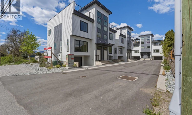 3-5661 Okanagan Landing Road