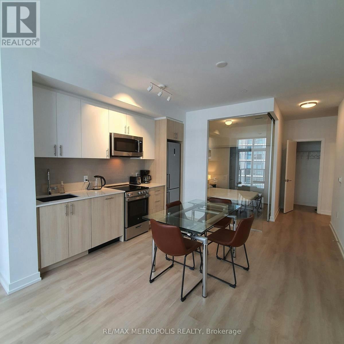 807-1195 The Queensway, Toronto, ON, M8Z 1R7 - 2