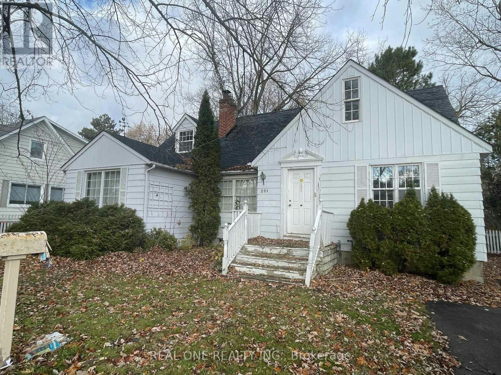 251 Richmond Street, Richmond Hill, ON, L4C 3Y9