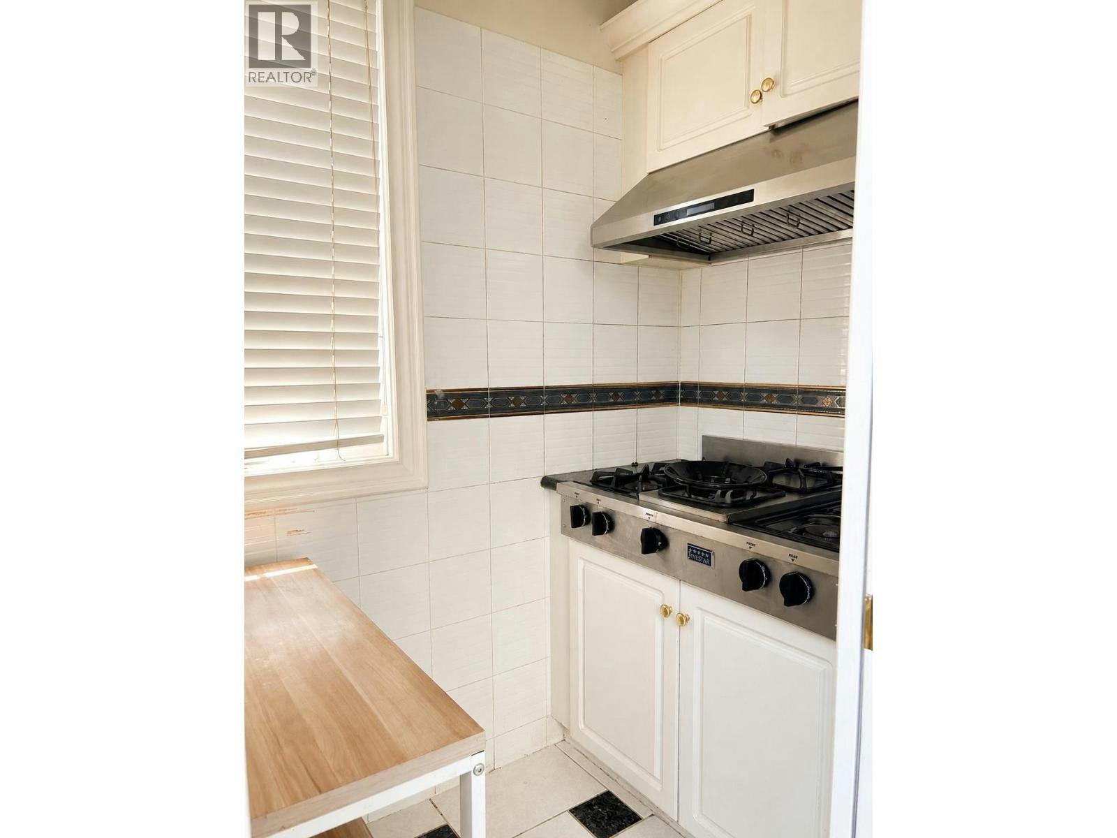 7288 Wiltshire Street, Vancouver, BC, V6P 5H5 - 4
