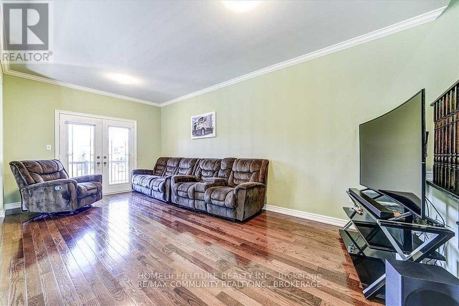 84 Wimbledon Court, Whitby, ON, L1P 0A6 - 4